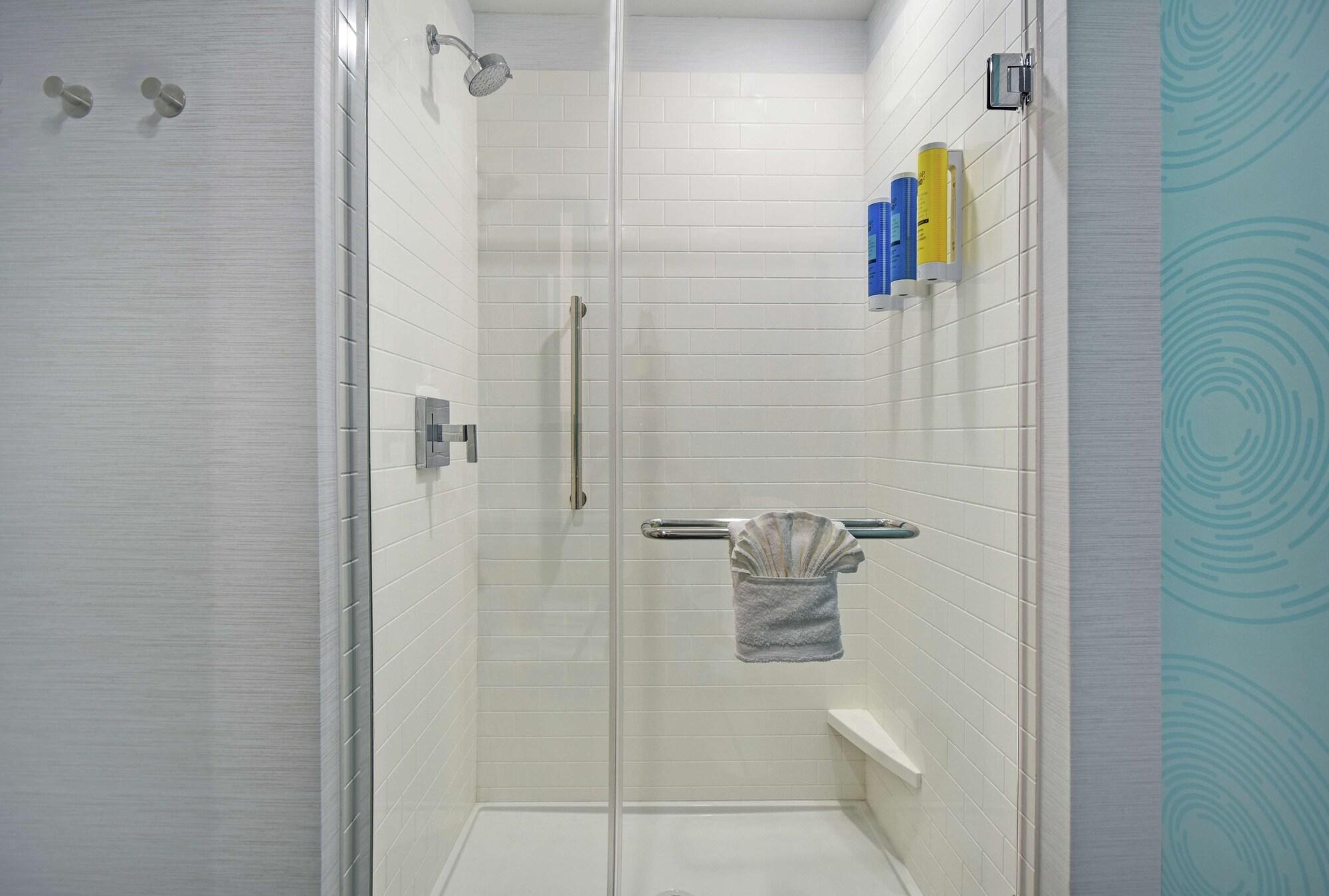 Hotel Tru By Hilton Grand Rapids Airport Kentwood Esterno foto