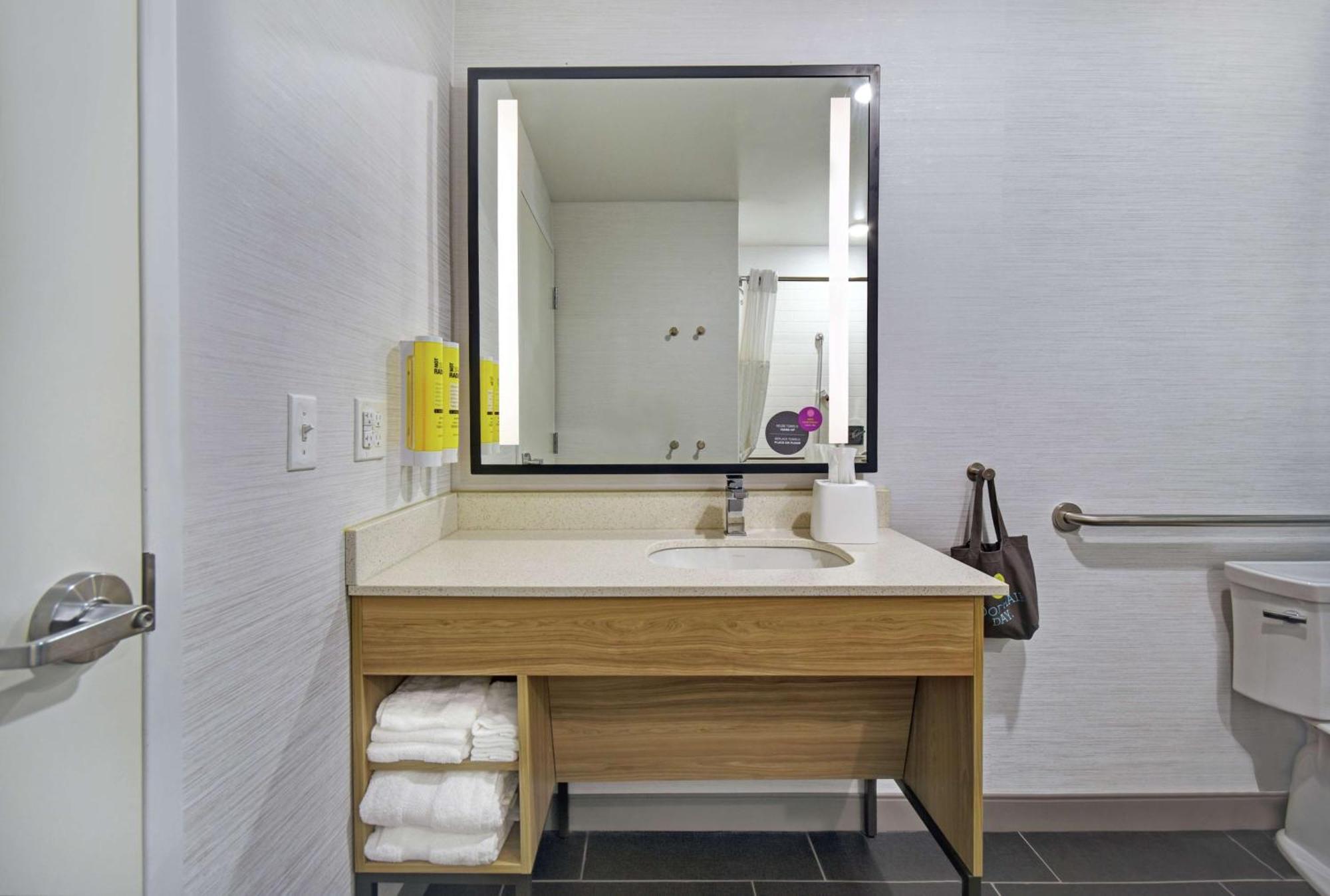 Hotel Tru By Hilton Grand Rapids Airport Kentwood Esterno foto