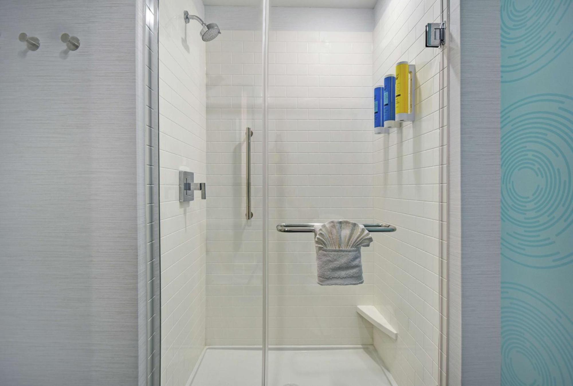 Hotel Tru By Hilton Grand Rapids Airport Kentwood Esterno foto